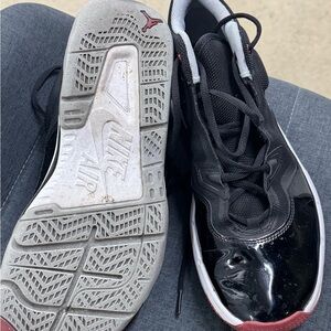 Nike Men's Black and Gray Sneakers